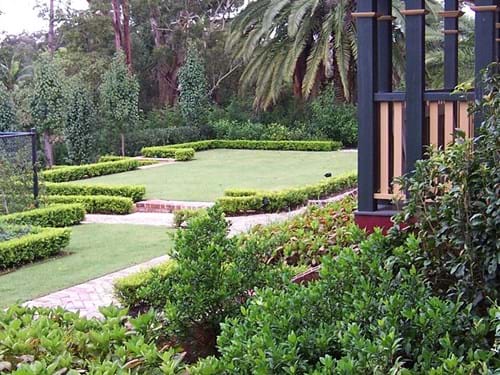Formal Lawn Garden